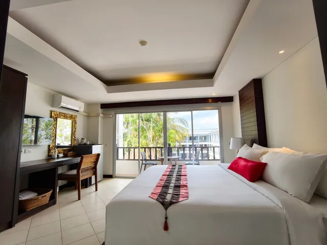 غرفة قياسية بسرير كوين بإطلالة على المسبح، Wild Orchid Villa Krabi 5/10