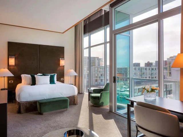 غرفة فاخرة بسرير كينج، Sofitel Auckland Viaduct Harbour 6/8