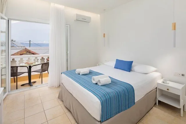 غرفة كلاسيكية بسرير كوين بشرفة، Bella Vista hotel & studios Corfu 6/8