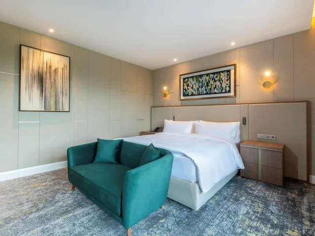 جناح غراند بانورامي بسرير كينج بإطلالة على الجبل، Swissotel Wellness Resort Alatau Almaty 1/6
