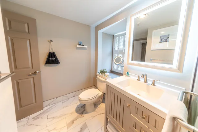 Suite, King Bed, Sofa, Kitchenette, The Westfield Inn, BW Signature Collection 6/7