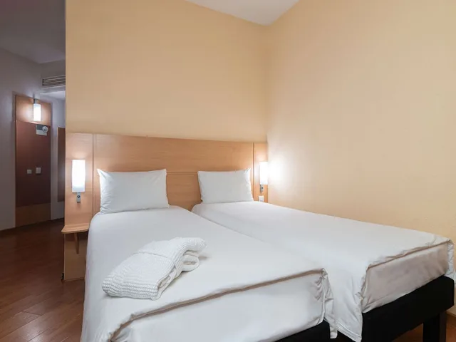 Premium Twin, Ibis Astana Hotel 3/10