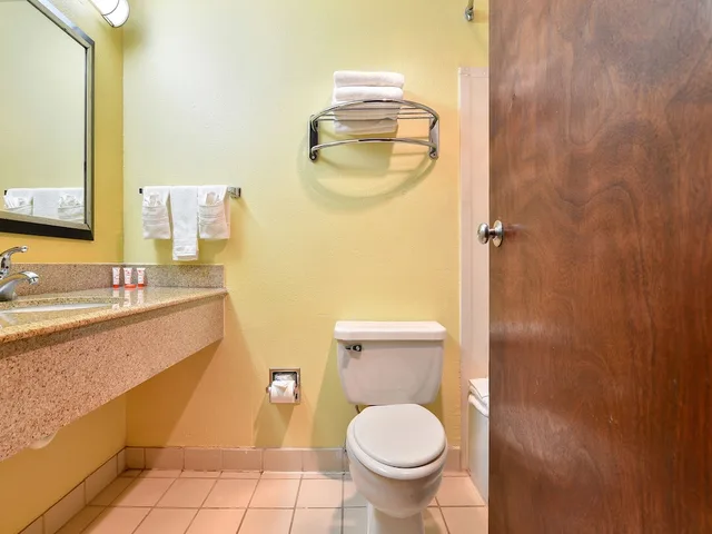 جناح بسرير كينج، Travelodge by Wyndham Enid 6/9