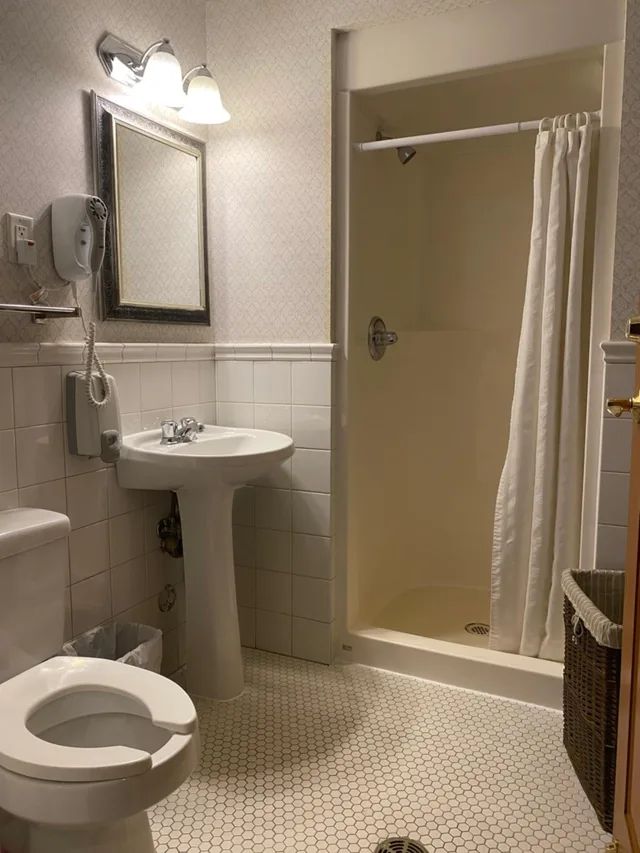 غرفة بسرير مزدوج بحمام مشترك، Kingston Hotel 4/6