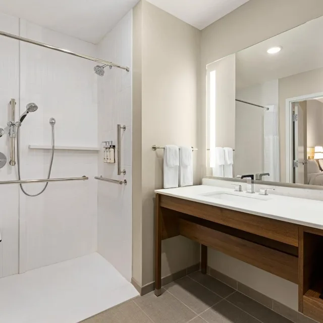 جناح استوديو بسرير كوين مع أريكة لذوي الإعاقة، Staybridge Suites Southaven - Memphis South by IHG 2/2