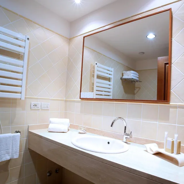 غرفة ثلاثية، Hotel San Rocco 4/6
