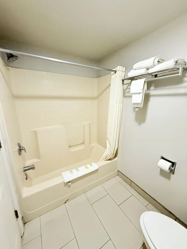 غرفة بسريرين كوين في طابق مرتفع، Rodeway Inn Winnemucca NV 4/6