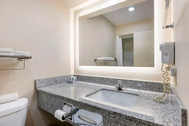 Room, 2 Queen Beds, Smoking, Best Western Post Inn 3/3