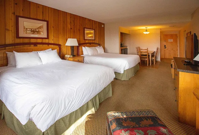 غرفة سوبيريور بسرير كوين، Fairmont Hot Springs Resort 3/6