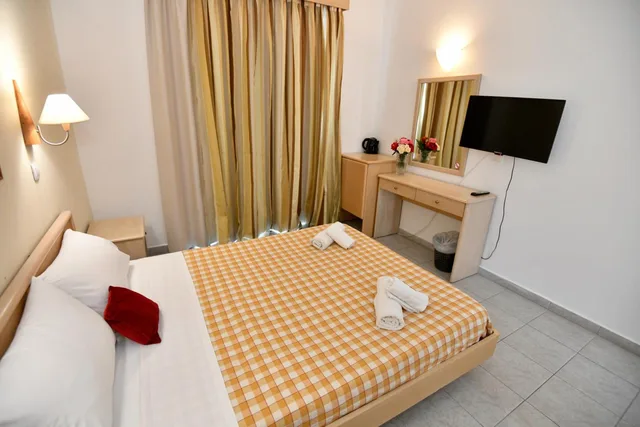 Standard, Double or Twin Bed, Garden View, Georgia Hotel 1/2