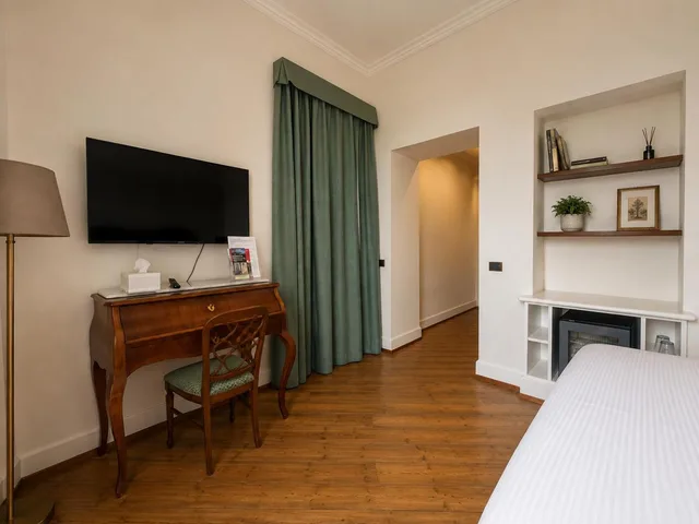 غرفة ديلوكس بسرير مزدوج بشرفة، Hotel Colonne 8/10