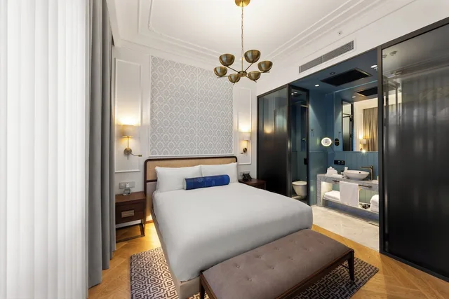 غرفة بغرفة نوم واحدة مفردة بسرير كينج مع أريكة بمنطقة جلوس، L'Union Han Istanbul, Vignette Collection by IHG 4/10