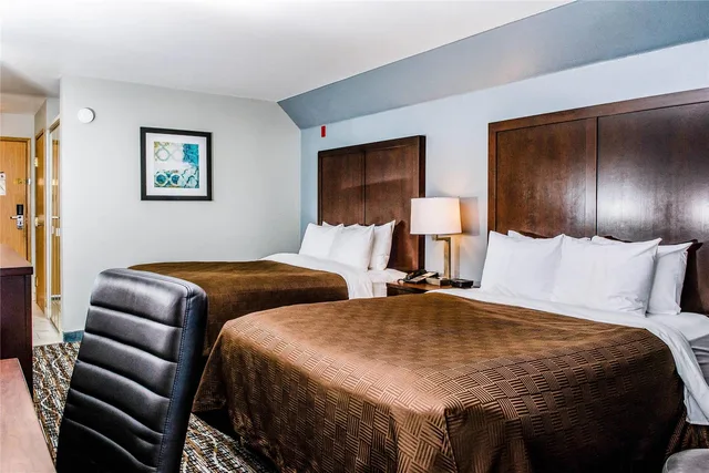 غرفة بسريرين كوين، Clarion Hotel By Humboldt Bay 1/4