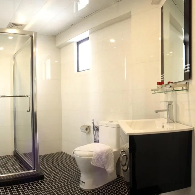 Deluxe, Queen Bed, No Window، Mandarin Hotel 6/9