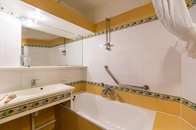 1 Bedroom, Apartment, Sea View, Alcove, Balcony or Terrace، Maeva Particuliers Les Restanques Du Golfe de Saint Tropez 4/4