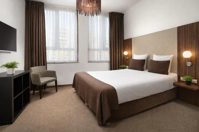 غرفة عائلية بأربعة أسرّة، Hotel La Reine 3/3
