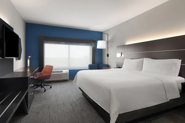 غرفة قياسية بسرير كينج لذوي الإعاقة، Holiday Inn Express & Suites West Memphis 3/7