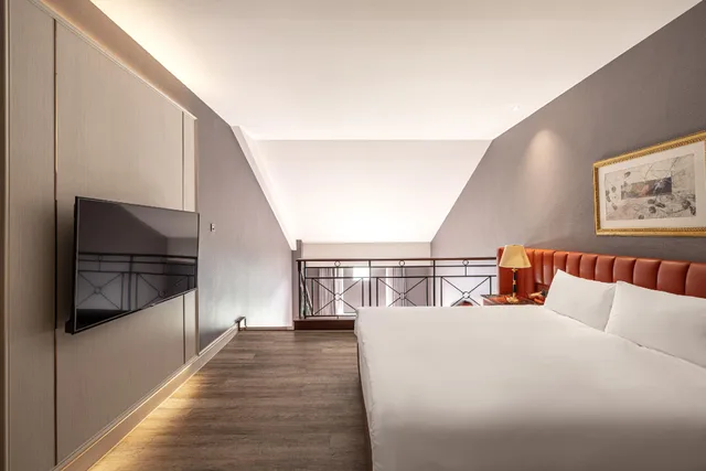 Duplex, Premier, King Bed, Sofa, Lakeshore Hotel 1/1