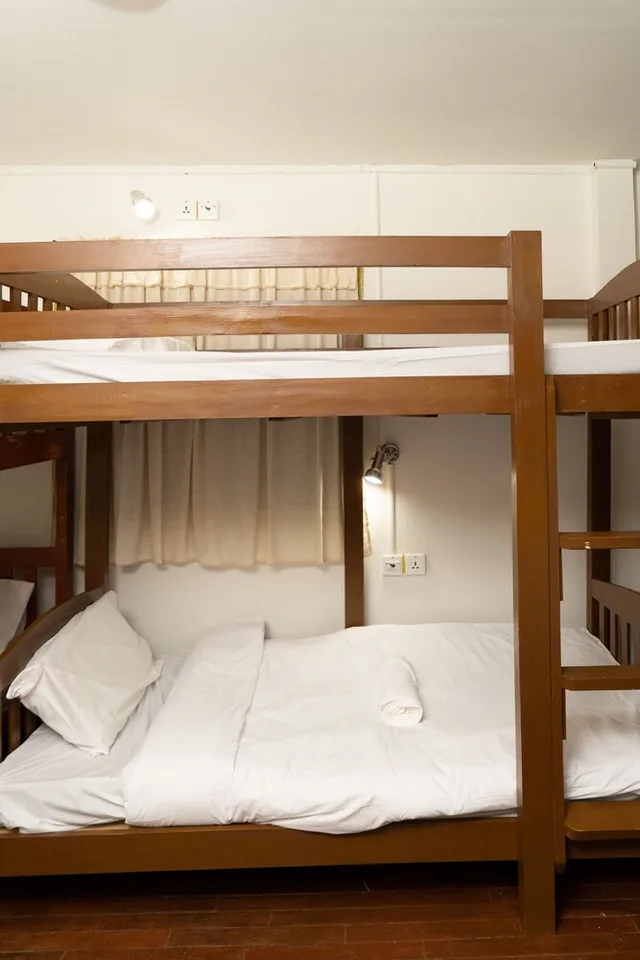 Mixed Dorm, 10 Beds, Shared Bathroom، Past Tense Hostel 1/2