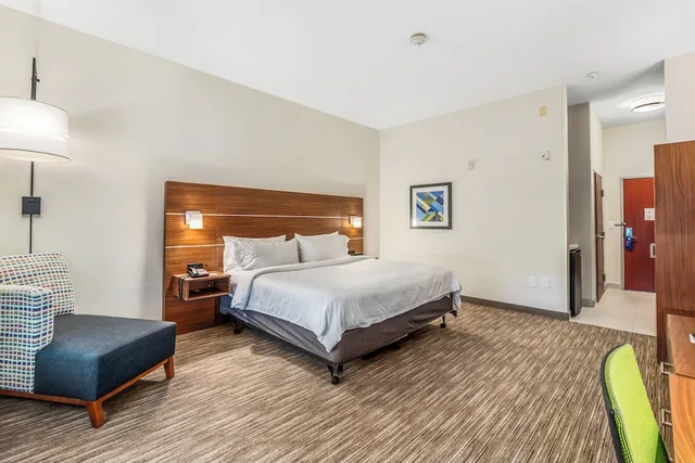 غرفة قياسية بسرير كينج، Holiday Inn Express Hotel And Suites Van Buren Ft Smith Area 2/10