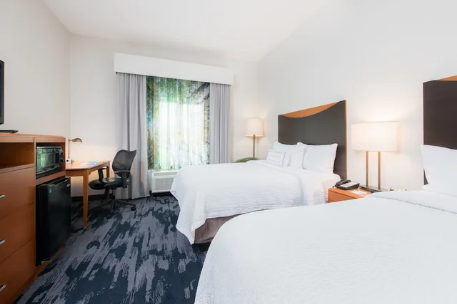 غرفة بسريرين كوين، Fairfield Inn And Suites Brunswick 1/10