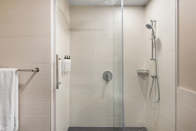 1 Bedroom, Suite, King Bed, Delta Hotels By Marriott Edmonton Centre Suites 9/9