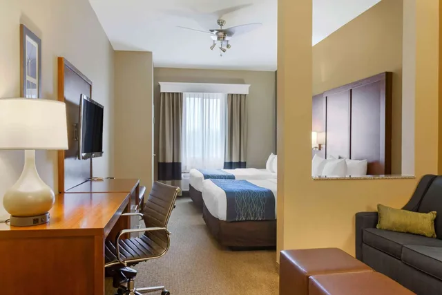جناح بسريرين كوين، Comfort Inn and Suites Amarillo 2/3