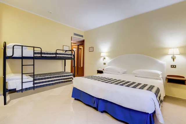 غرفة اقتصادية بسرير بطابقين وسرير كوين، Best Western Hotel La Solara 1/4