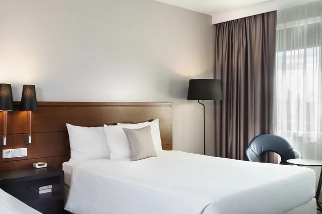 غرفة ديلوكس بسريرين كوين، Courtyard By Marriott Amsterdam Airport 4/6