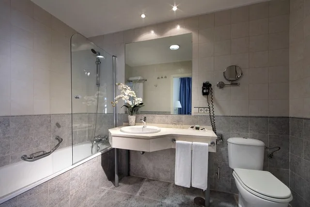 Room, Double Bed, Stadium View، Exe Isla Cartuja 2/2