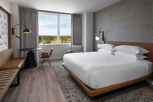 Club, King Bed, Golf Course View، Sheraton Flowood The Refuge Hotel & Conference Center 2/6