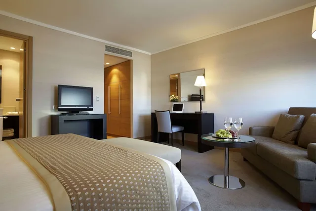 غرفة تنفيذية بسرير كينج بإطلالة على المسبح، Galaxy Hotel Iraklio 2/3