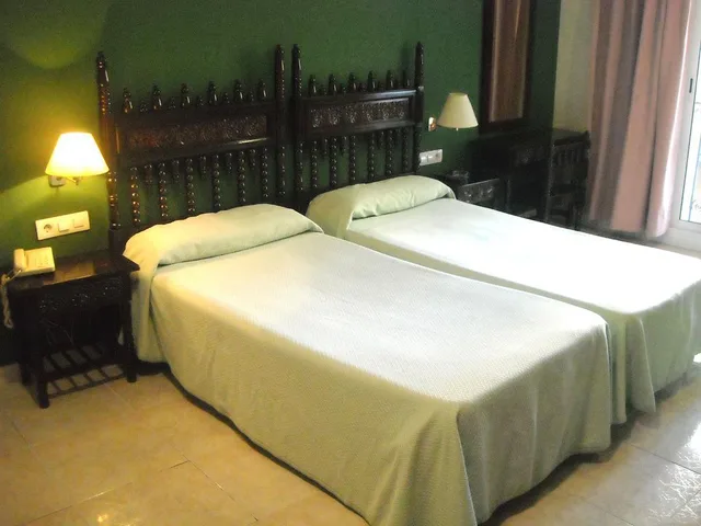 Standard, Double Bed, Ingles 2/3