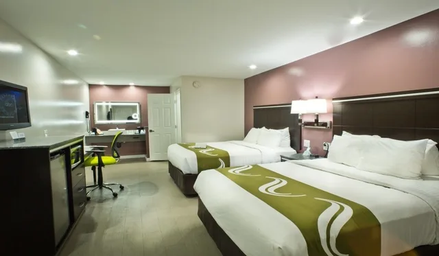 غرفة قياسية بسريرين كوين، Quality Inn Harrodsburg-Danville 6/9