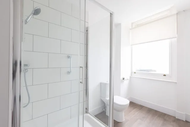 غرفة سوبيريور بسرير مزدوج، Burlington Hotel 2/2