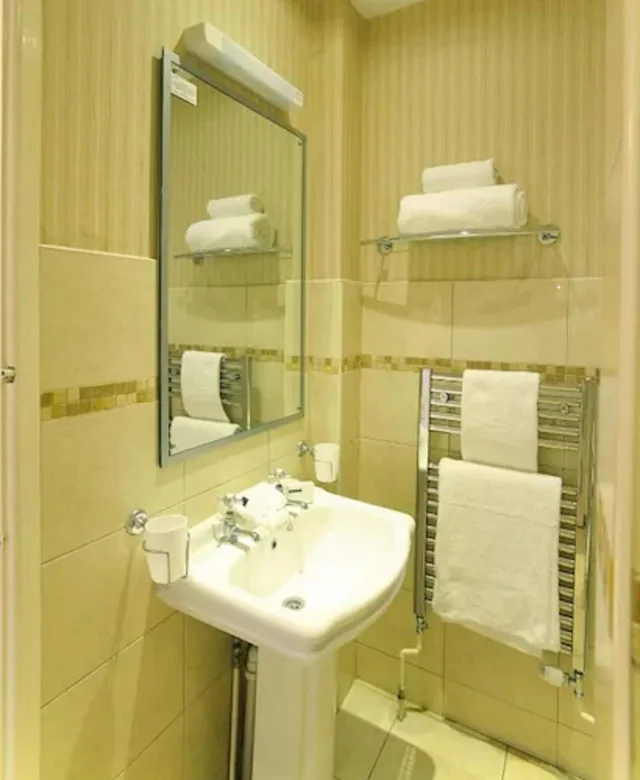 غرفة قياسية مفردة، The Royal Hotel 6/6