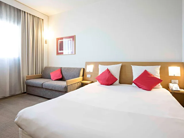 غرفة قياسية بسرير كينج، NOVOTEL CASERTA SUD 4/10