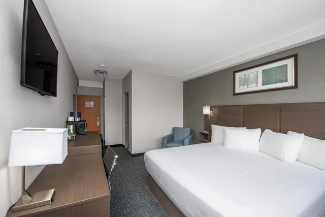 Coast, Superior, King Bed، Coast Lethbridge Hotel and Conference Centre 5/9