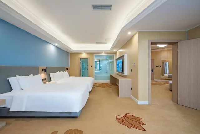 Standard, Bath and Shower، Holiday Inn Express Chengdu Tianfu Square an IHG Hotel 1/5