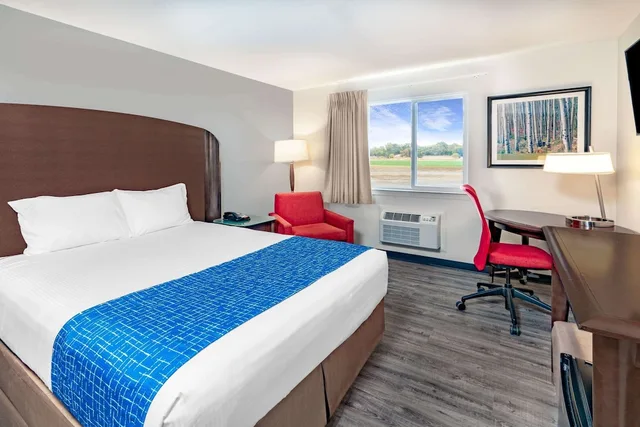 غرفة عائلية بسرير كينج، Travelodge by Wyndham Lovell/Bighorns 2/4