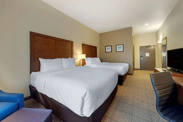 غرفة قياسية بسريرين كوين، Comfort Inn and Suites Harrah 3/3
