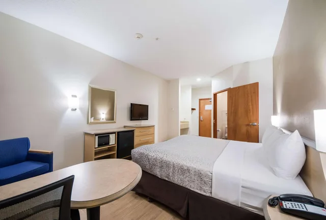 Room, Double Bed, Quality Inn Laredo - Nuevo Laredo 2/3