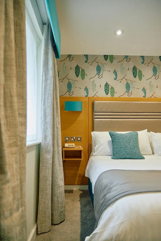 Executive, Double Bed, Briar Court Hotel 2/10