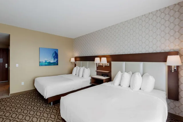 Room, King Bed, 2 Queen Beds, Accessible, Best Western Plus St. John s Airport Hotel and Suites 4/7