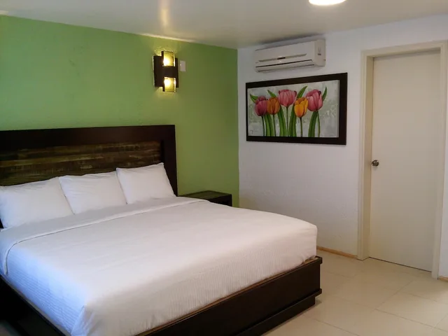 جناح جونيور بسرير كينج، Happy Express Hotel 1/3
