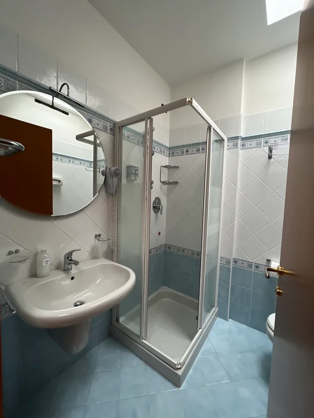 جناح بغرفتي نوم، Hotel Alemagna 2/2