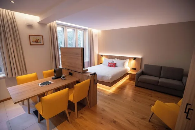 Classic, Studio, Suite, Queen Bed, Hill View, Sofa، Domaine de Haslach, The Originals Collection 2/2