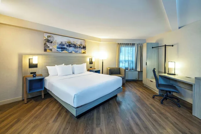 غرفة بسرير كينج لذوي الإعاقة، Comfort Inn Parry Sound 5/6