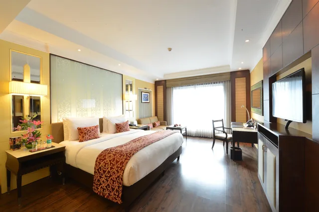 غرفة بسرير كينج، Ramada Plaza by Wyndham Chennai 3/5