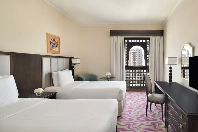 غرفة كلاسيكية بسريرين منفصلين بإطلالة على المدينة، دار الإيمان إنتركونتنينتال(Intercontinental Madinah Dar Al Iman) 3/6